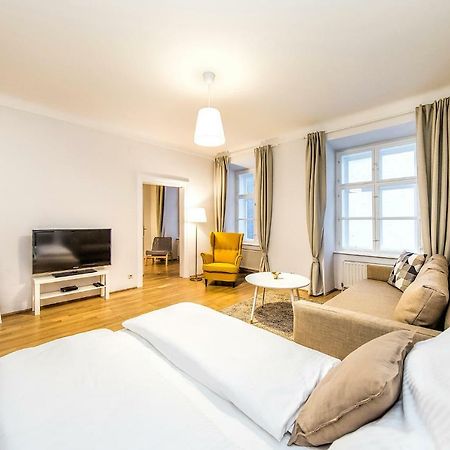 Beautiful City Apartment At Famous Ballgasse Viena Exterior foto