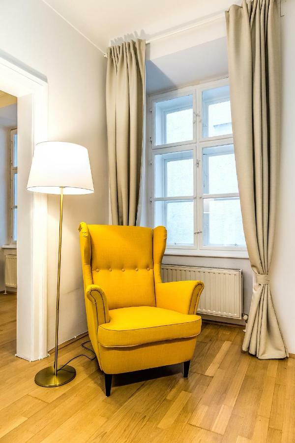 Beautiful City Apartment At Famous Ballgasse Viena Exterior foto