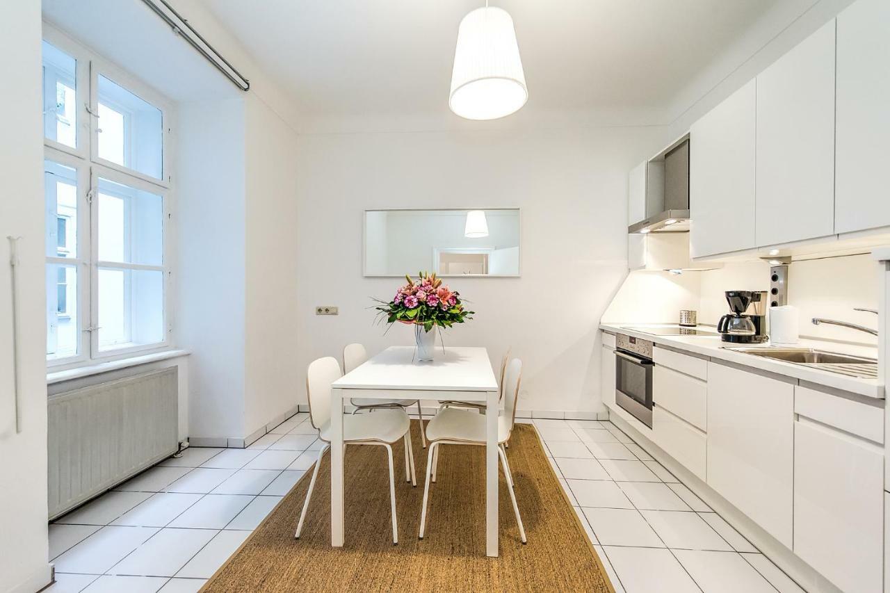 Beautiful City Apartment At Famous Ballgasse Viena Exterior foto
